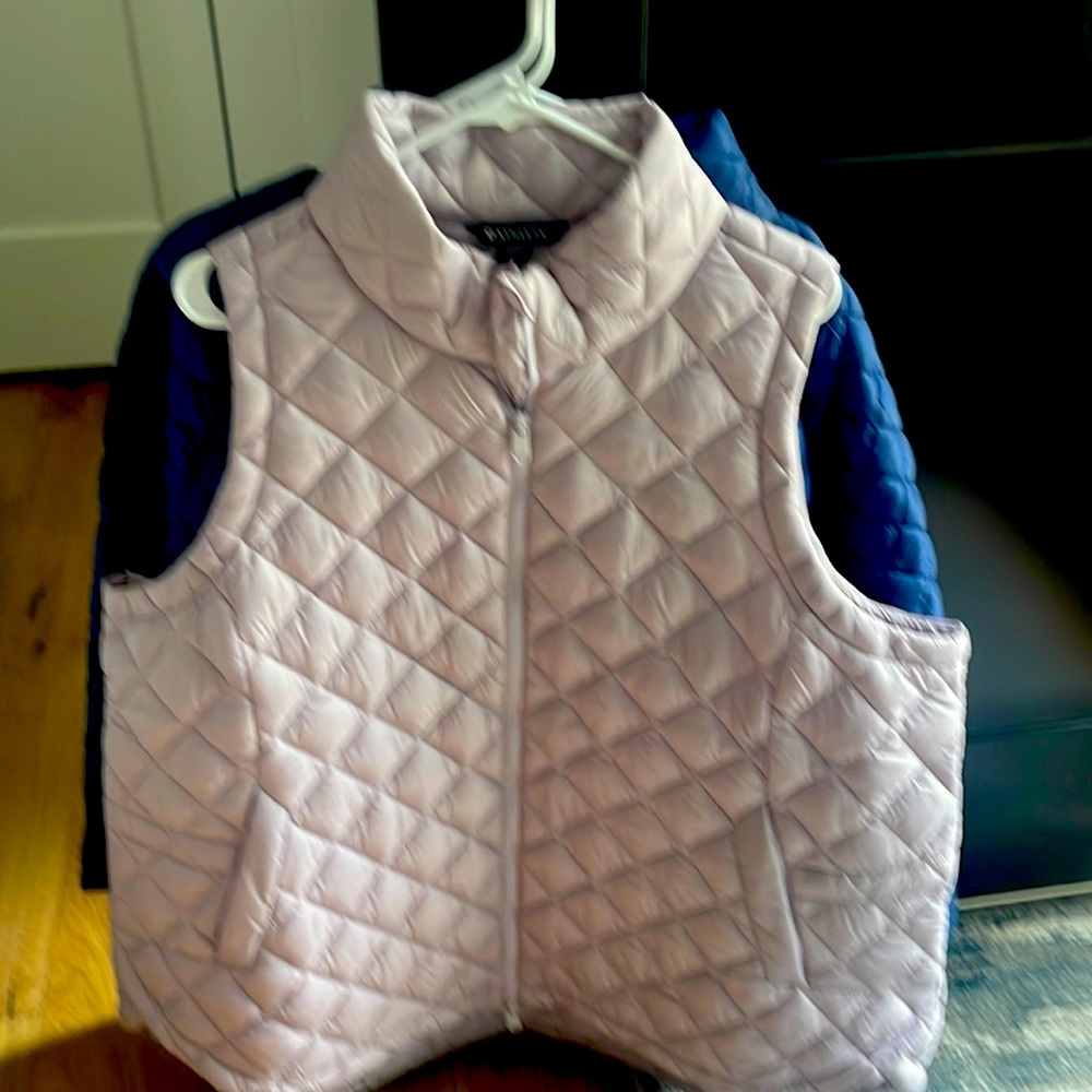 Athleta vest.  Size 2x. Light pink in color.
